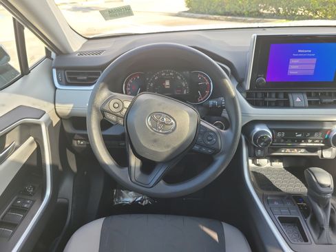 Certified 2025 Toyota RAV4 XLE w/ Convenience Package FWD image 18