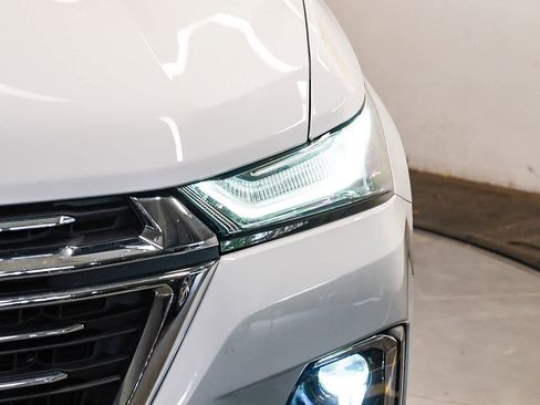 Used 2023 Chevrolet Traverse LT image 7