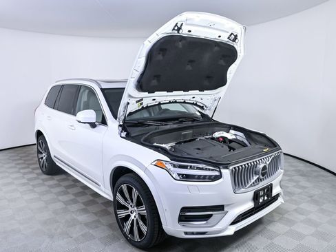 Certified 2023 Volvo XC90 B6 Ultimate w/ Protection Package image 37