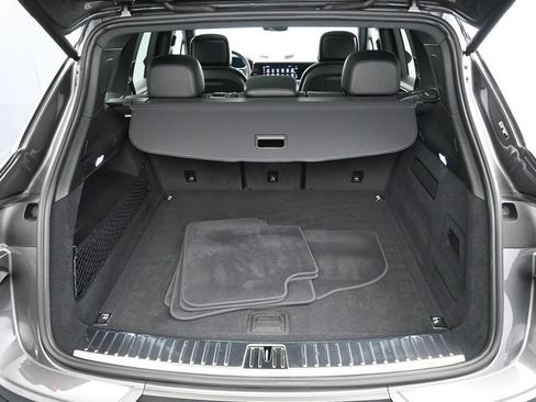 Certified 2025 Porsche Cayenne AWD/4WD image 23