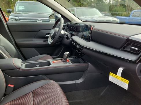 New 2026 Nissan Kicks SR image 29