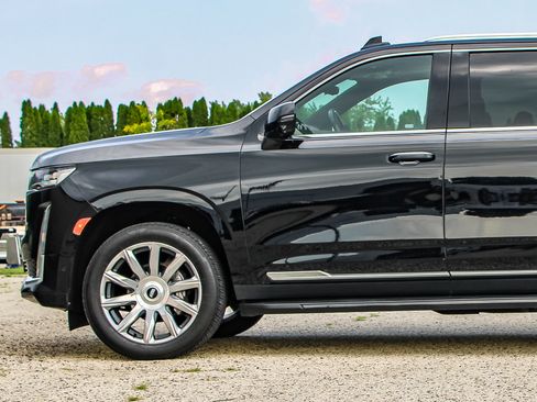Used 2023 Cadillac Escalade ESV Premium Luxury AWD/4WD image 51