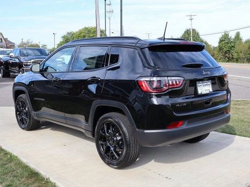 New 2025 Jeep Compass Latitude w/ Sun & Sound Group image 30