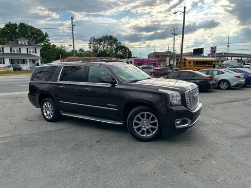 Used 2015 GMC Yukon XL Denali w/ Touring Package AWD/4WD image 2