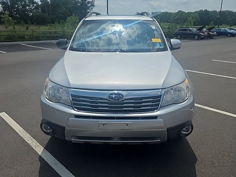 Used 2010 Subaru Forester 2.5X Limited AWD/4WD image 2