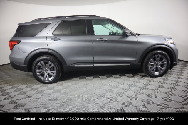 Certified 2025 Ford Explorer Active w/ Active Comfort Package AWD/4WD image 3
