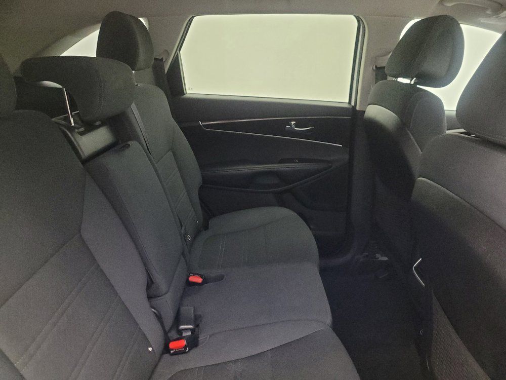 Used 2016 Kia Sorento FWD image 19