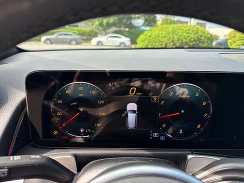 Used 2022 Mercedes-Benz GLB 250 4MATIC image 19