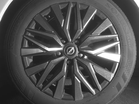 Used 2025 Nissan Altima 2.5 SV FWD image 14