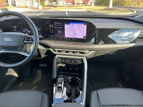 Used 2025 Audi Q5 Premium Plus w/ Premium Plus image 10