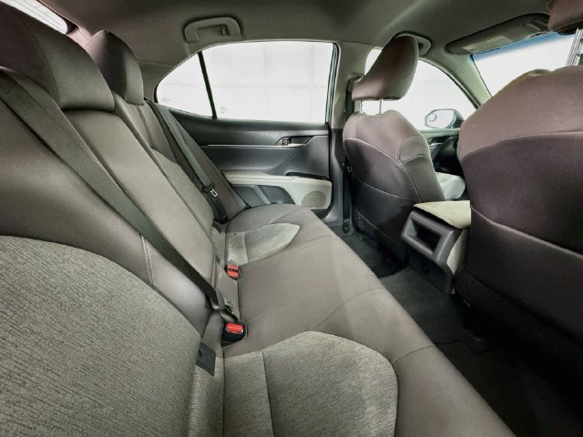 Used 2018 Toyota Camry LE FWD image 23