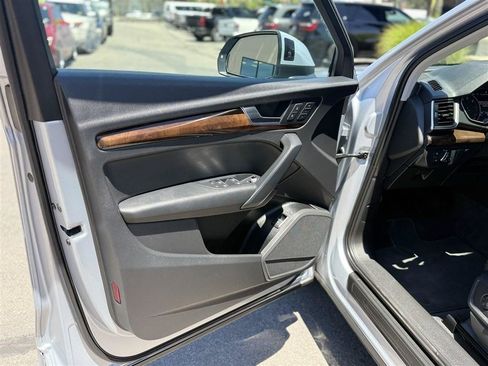 Used 2019 Audi Q5 2.0T Premium w/ Convenience Package AWD/4WD image 15