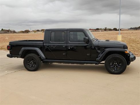 Used 2022 Jeep Gladiator Willys image 5