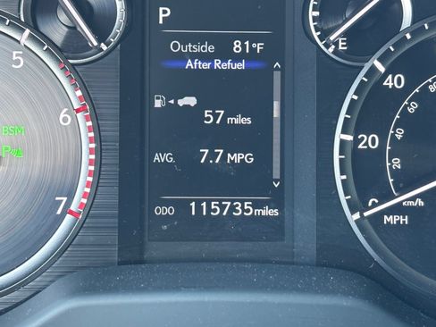 Used 2023 Lexus GX 460 Premium w/ Accessory Package AWD/4WD image 7
