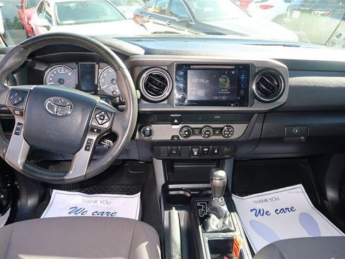 Used 2019 Toyota Tacoma TRD Off-Road image 8
