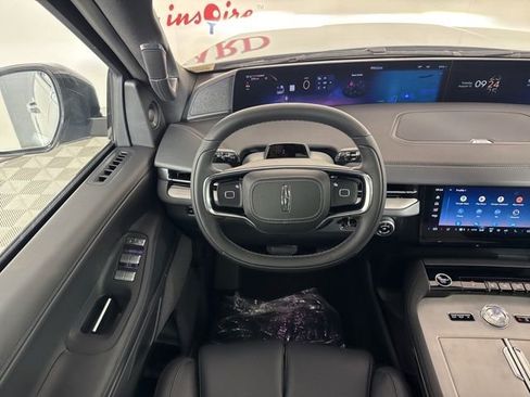 New 2025 Lincoln Navigator Reserve w/ Jet Appearance Package image 10