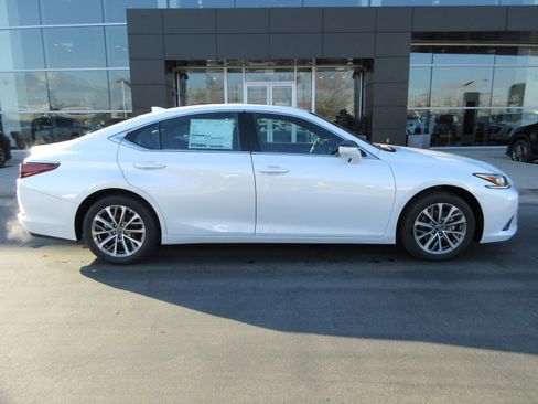 New 2025 Lexus ES 350 image 11