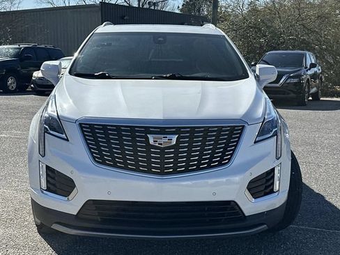 Used 2021 Cadillac XT5 Premium Luxury FWD image 3