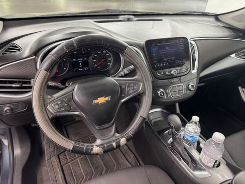 Used 2021 Chevrolet Malibu LT FWD image 8