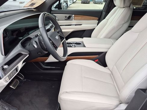 Used 2026 Cadillac Vistiq Sport AWD/4WD image 12