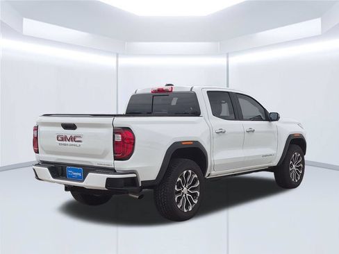 Used 2026 GMC Canyon Denali AWD/4WD image 6