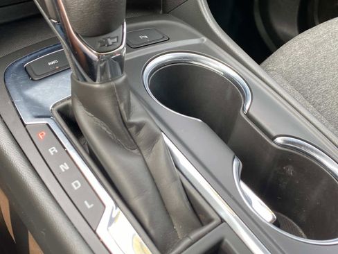 Used 2023 Chevrolet Equinox LT w/ LPO, Floor Liner Package image 32