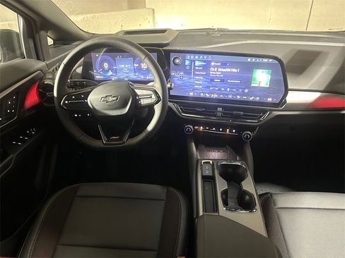 New 2026 Chevrolet Equinox EV RS image 17