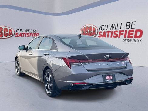 Used 2023 Hyundai Elantra Limited image 8