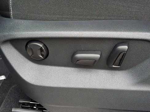 New 2026 Volkswagen Atlas SE image 17