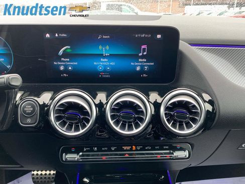 Used 2022 Mercedes-Benz GLA 250 4MATIC image 23