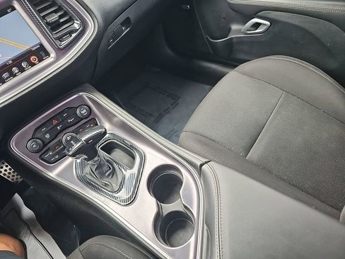 Used 2015 Dodge Challenger R/T RWD image 27