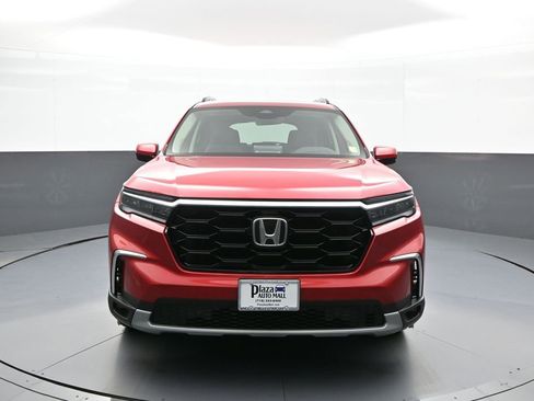 Used 2024 Honda Pilot Touring image 2