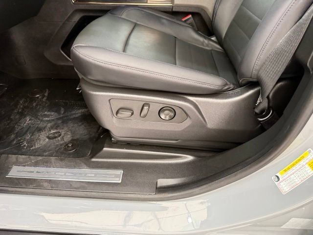 Used 2025 GMC Hummer EV 2X AWD/4WD image 14
