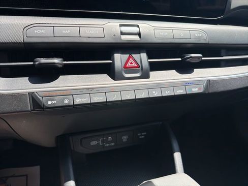 Used 2025 Kia K4 FWD image 15