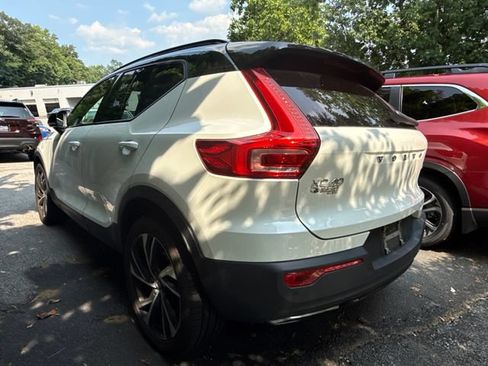 Used 2020 Volvo XC40 T5 R-Design w/ Protection Package AWD/4WD image 4
