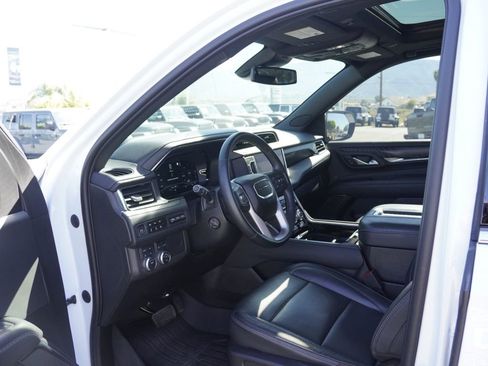 Used 2023 GMC Yukon XL Denali image 19