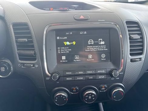 Used 2017 Kia Forte S w/ S Technology Package FWD image 12