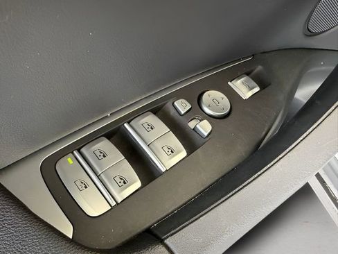 Used 2023 BMW X3 sDrive30i w/ Premium Package w/ZPA image 16