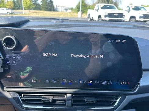 New 2025 Chevrolet Equinox EV RS image 7