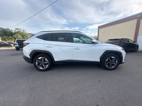 Used 2025 Hyundai Tucson SEL FWD image 2