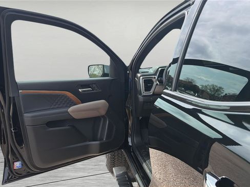 New 2026 GMC Canyon Denali w/ LPO, Denali Black Edition image 24