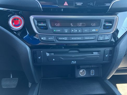 Used 2022 Honda Pilot Touring image 19