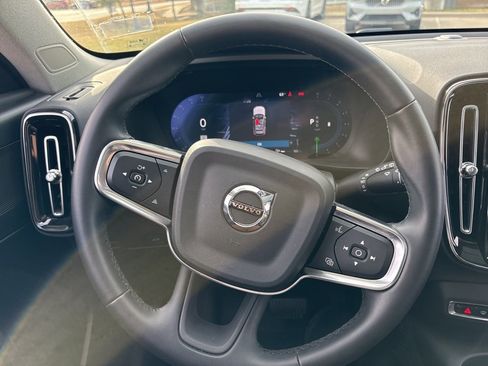 Certified 2025 Volvo XC40 B5 Core image 23