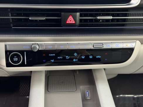 Used 2023 Hyundai Ioniq 6 SEL image 28