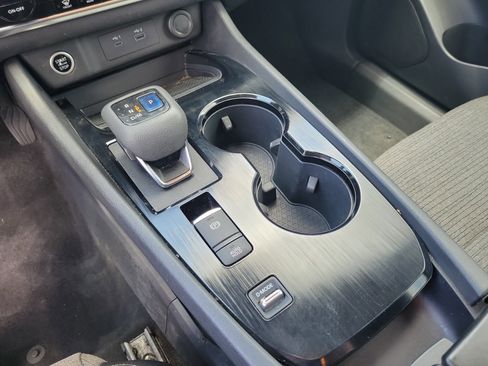 Certified 2022 Nissan Rogue SV FWD image 22