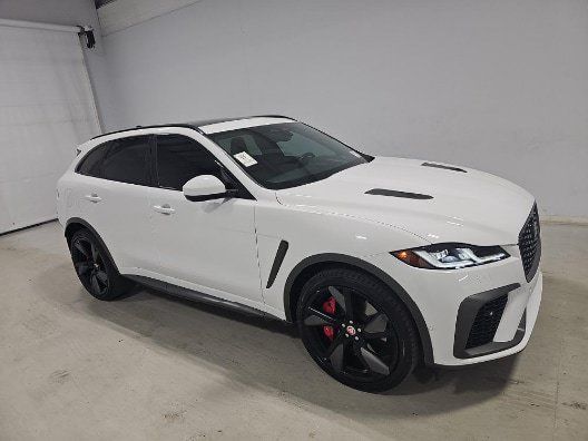 Used 2021 Jaguar F-PACE SVR AWD/4WD image 2