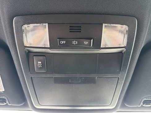 Used 2017 Toyota Tacoma TRD Sport w/ Tow Package image 29