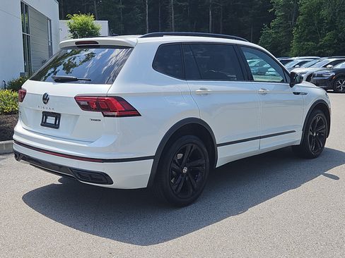 Certified 2024 Volkswagen Tiguan SE R-Line AWD/4WD image 3