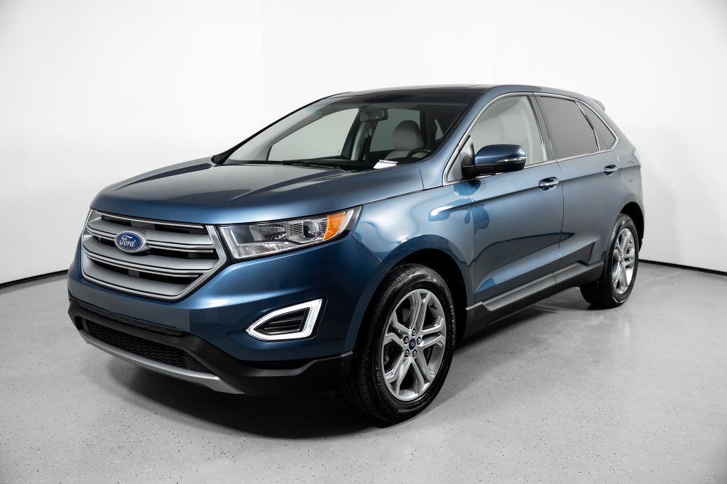 Used 2018 Ford Edge Titanium w/ Equipment Group 301A FWD image 16