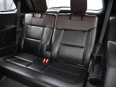 Used 2023 Ford Explorer Platinum w/ Premium Technology Package AWD/4WD image 13